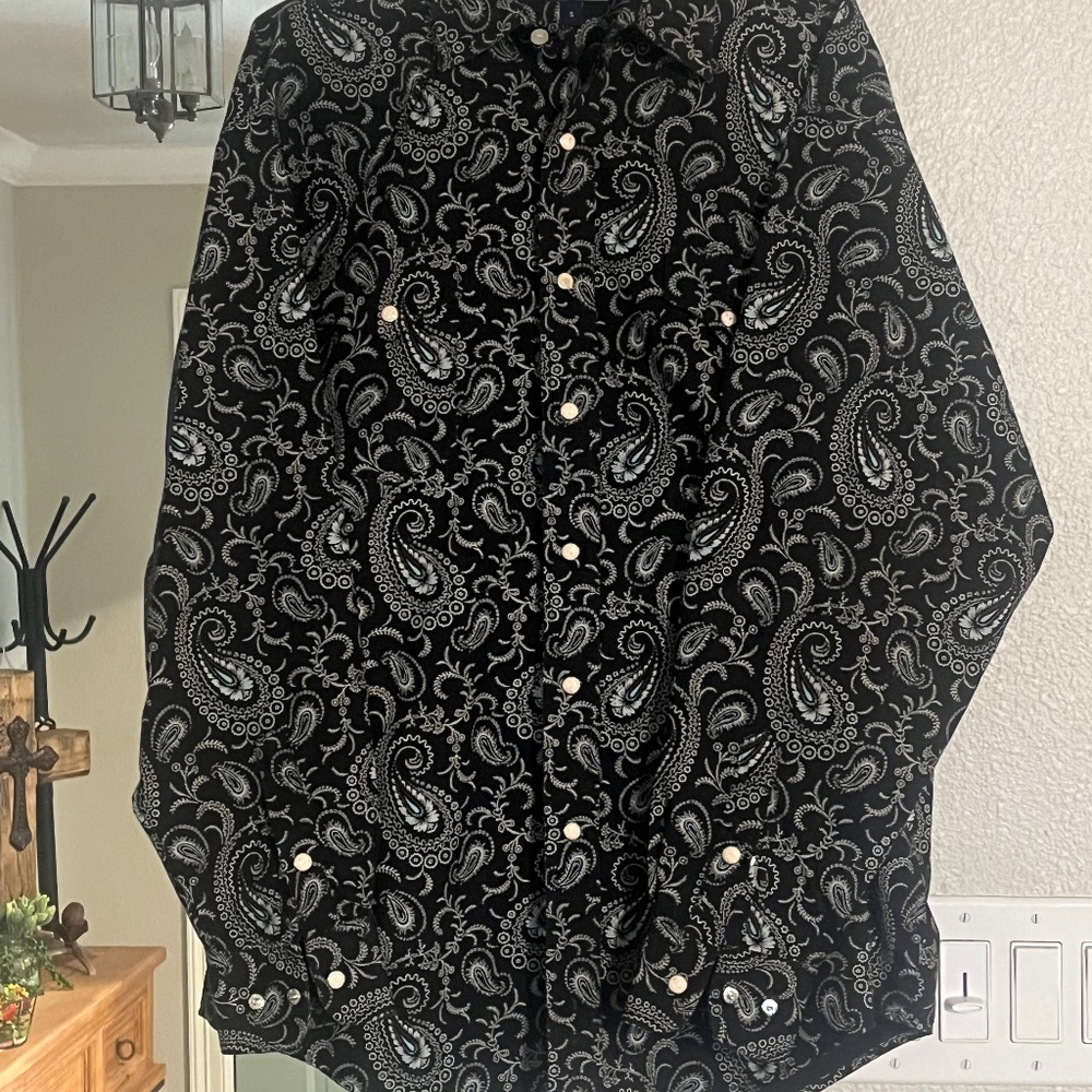 Pearl snap men’s small button down